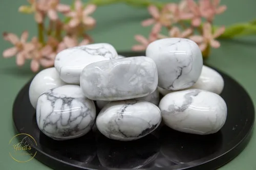 White Howlite Pocket Stone, 10–15 g