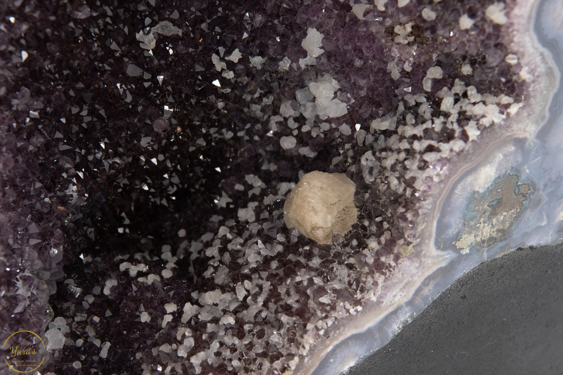 Amethist Geode 34.06kg - Afbeelding 2