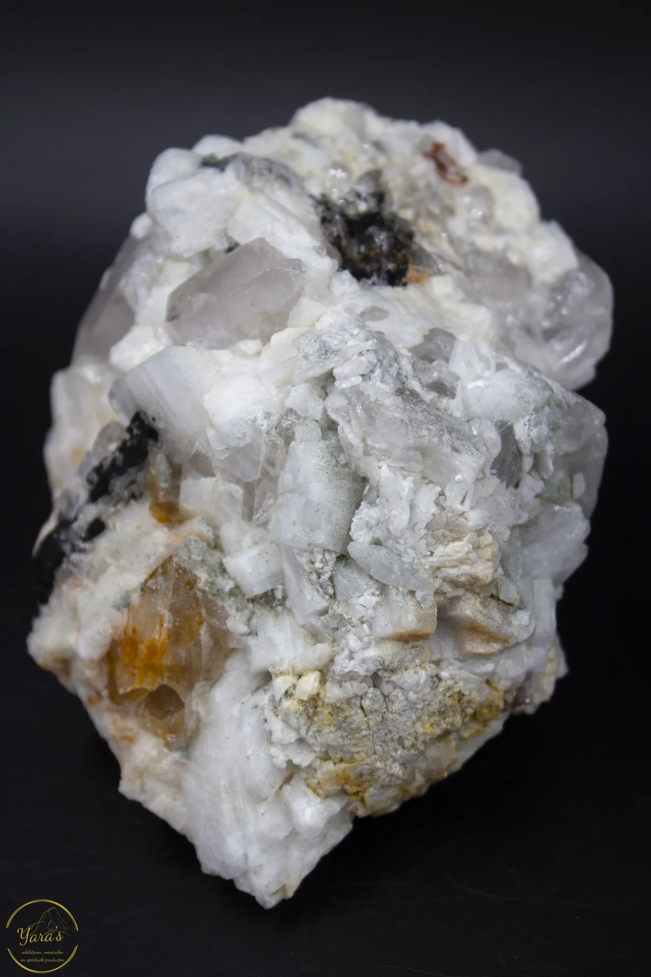 Groene en zwarte toermalijn, granaat en bergkristal cluster - 884 gram - Afbeelding 3