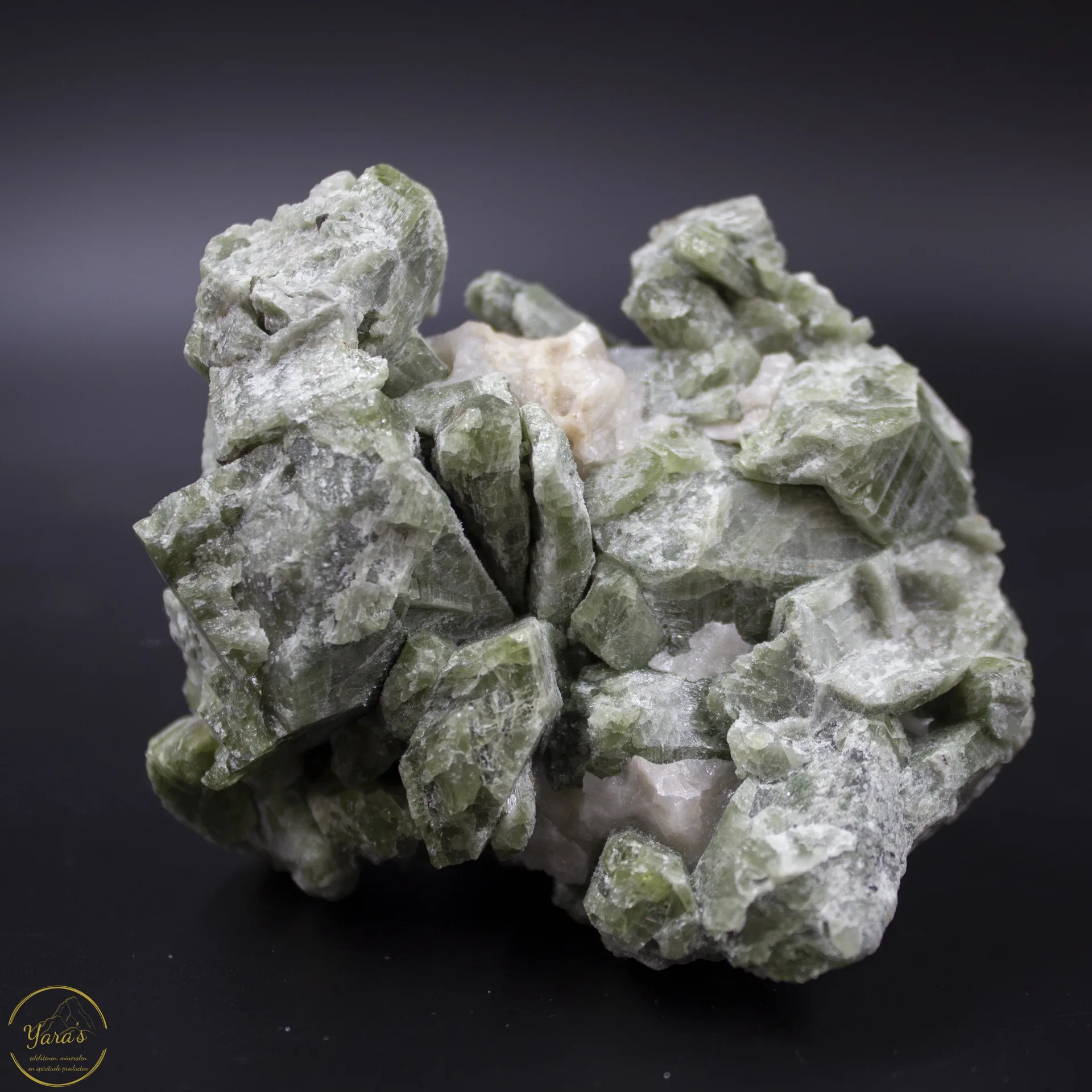 Diopsiet met zwarte mica - 444 gram