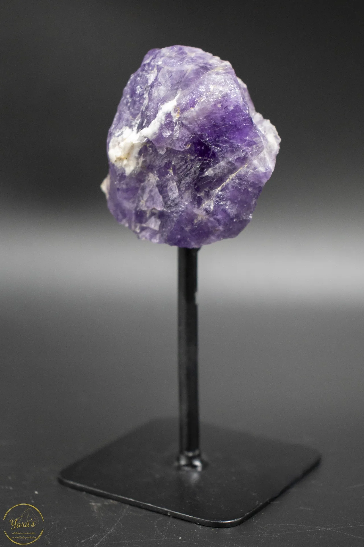 Chevron amethist ruw op standaard 108 gram - Image 2