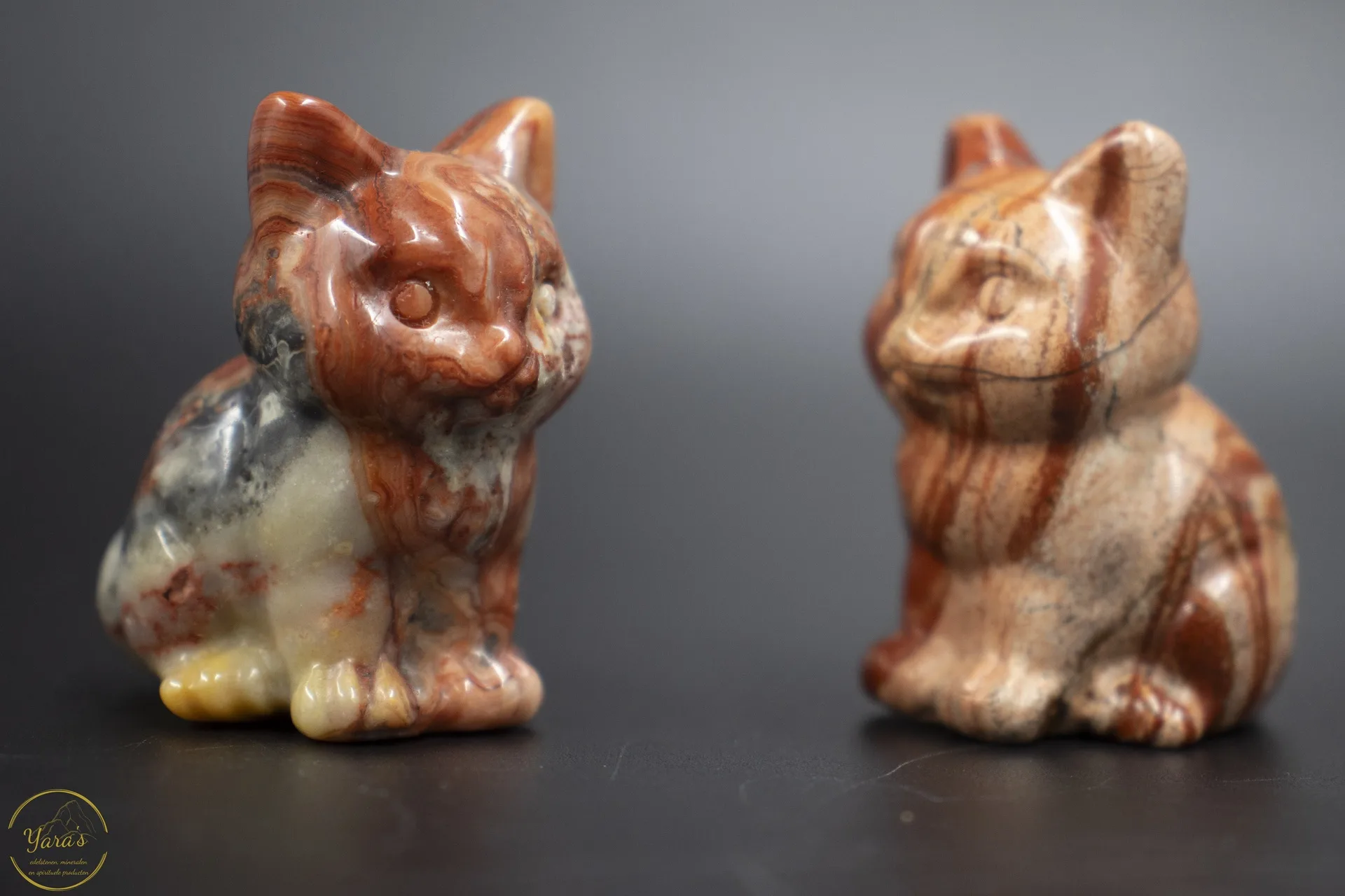 Red jasper kitten, approx. 4 cm