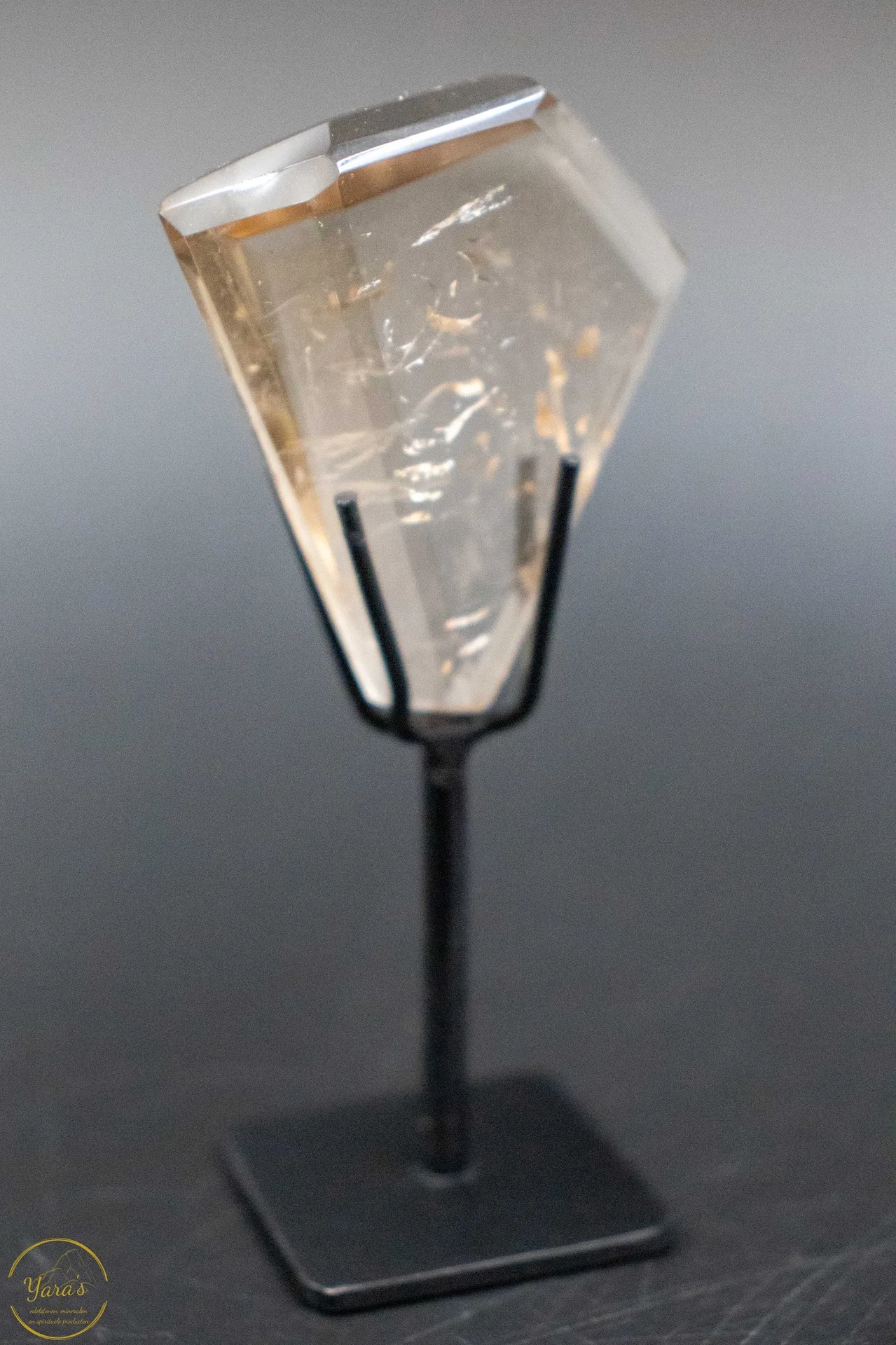 Rookkwarts gepolijst op standaard 54 gram - Afbeelding 4