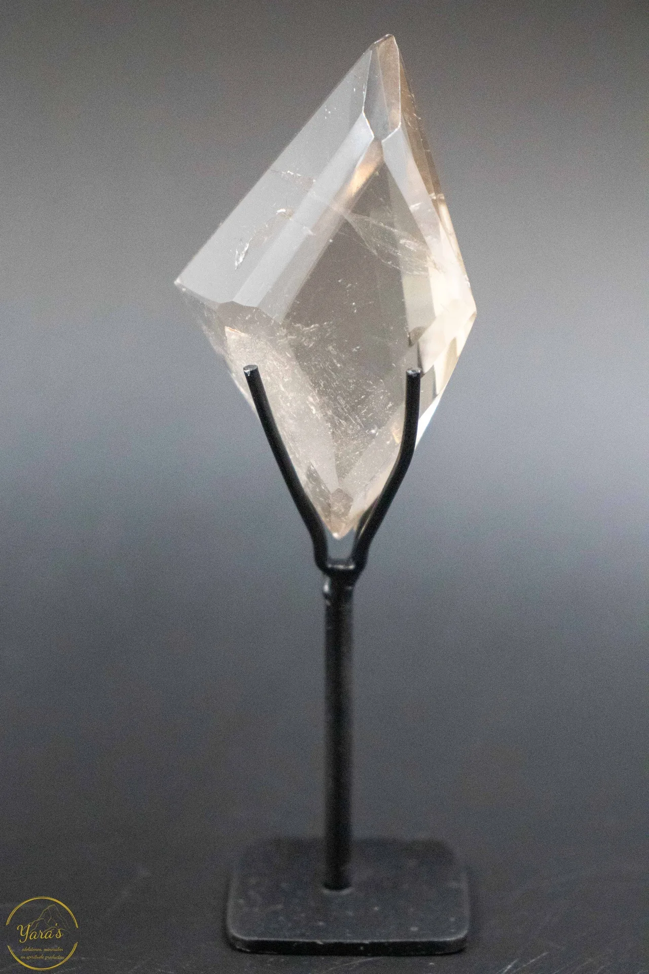 Rookkwarts gepolijst op standaard 52 gram