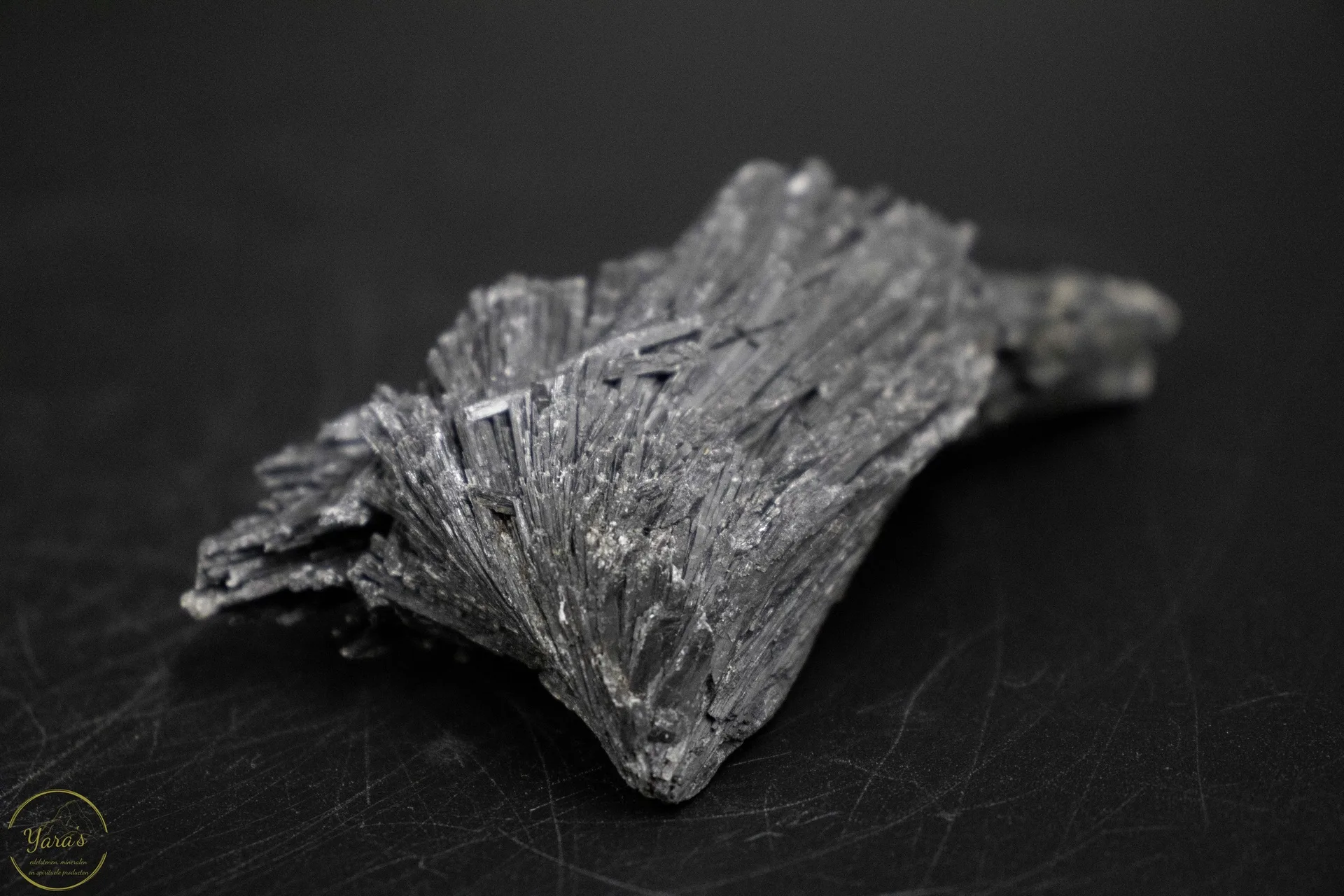 Ruwe zwarte Kyaniet 54 gram - Image 3
