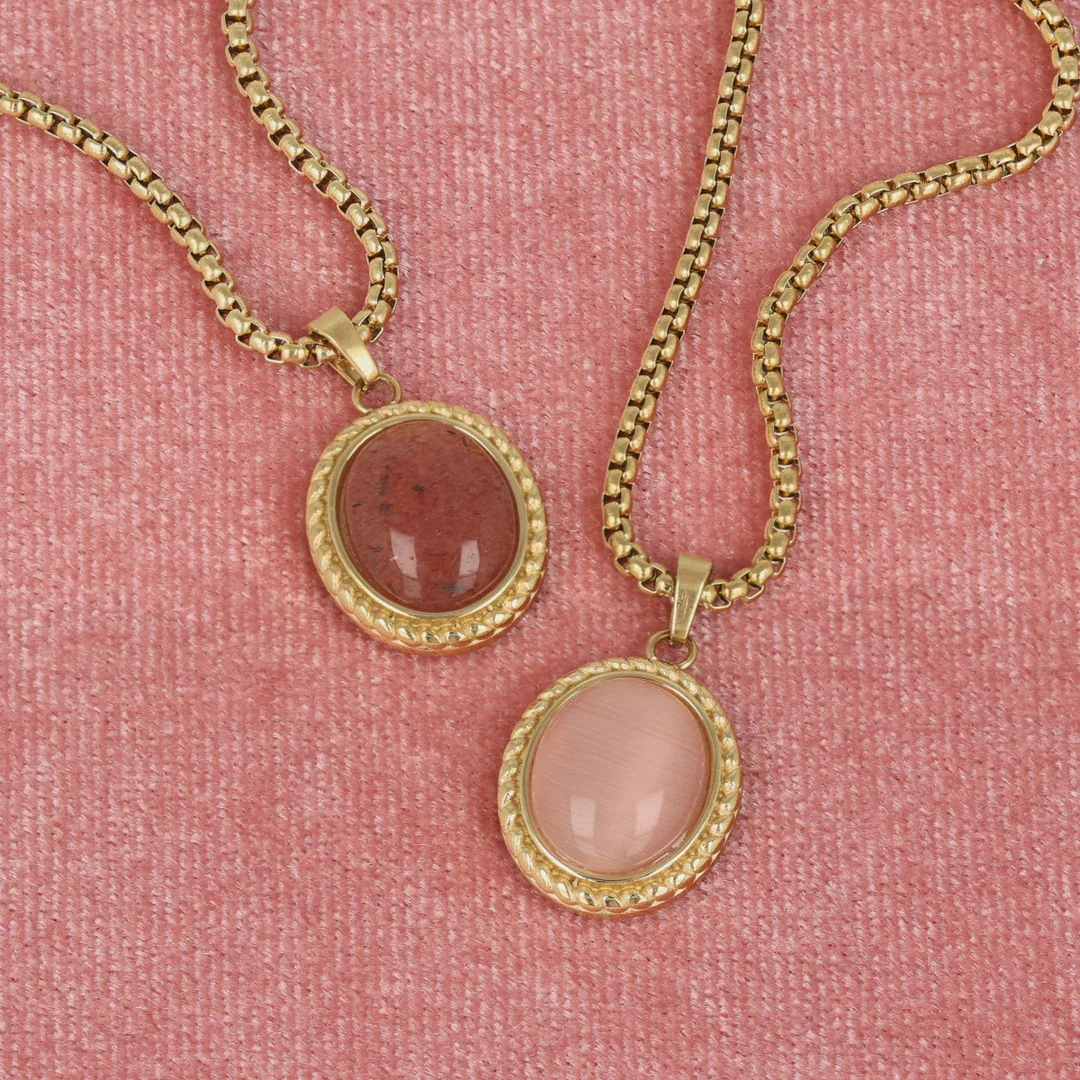 Vintage Ketting met Aardbeienkwarts Hanger - Goudkleurig & Rood - Image 3