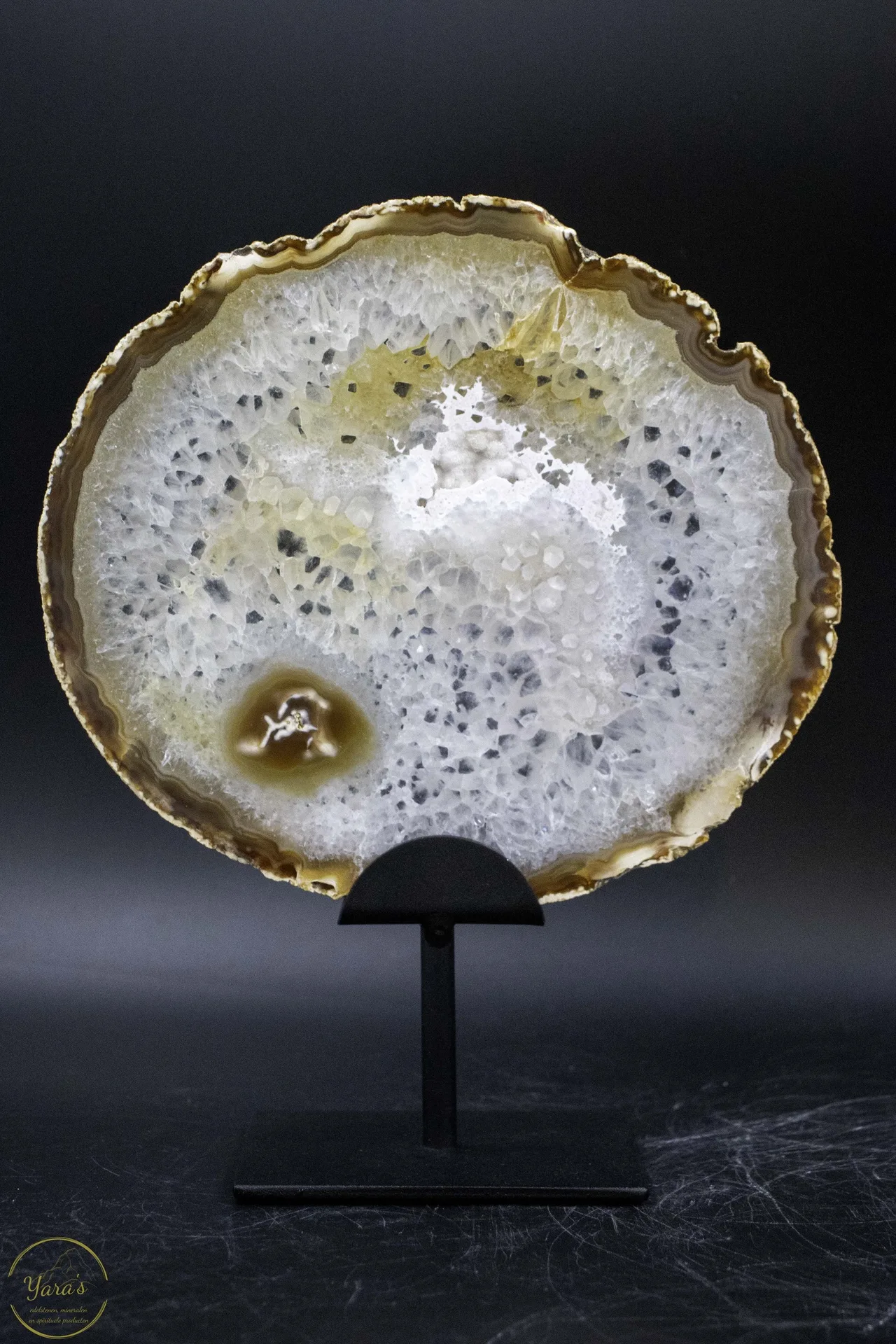 Agate disc, 674 grams